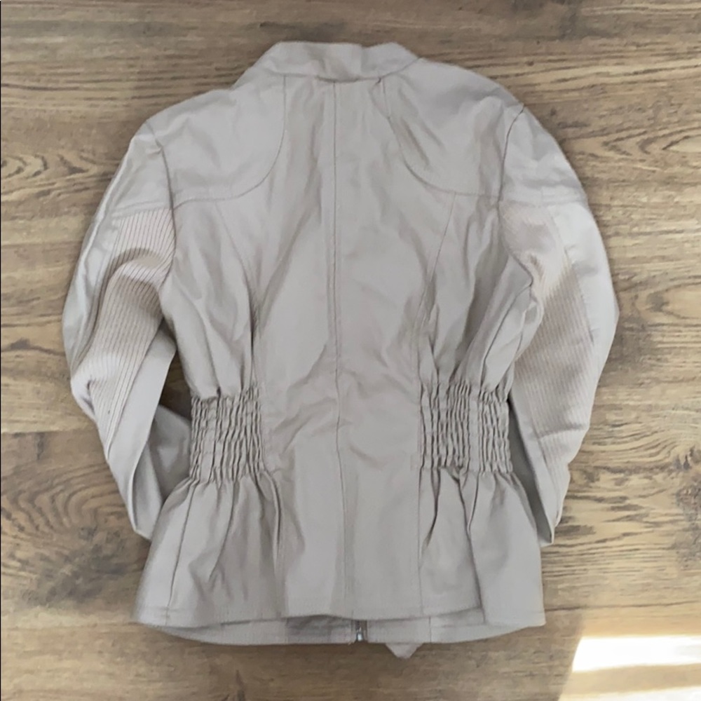 Laura Lane Jacket - Picture 2 of 3